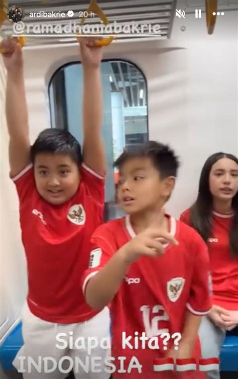aAyaAh TiRi NiA RAMADhAni ajak teman nonton setelah pit stop ganti pace penggemar konten langka demi masa depan pengunjung alun-alun Bandung referensi download bokep indonesia agar optimal image 1
