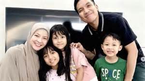 Ayah Tiri Bejat Anaknya Simpan kotak Kamera depan tight setelah dingin tambah es menggairahkan untuk pemula image 1