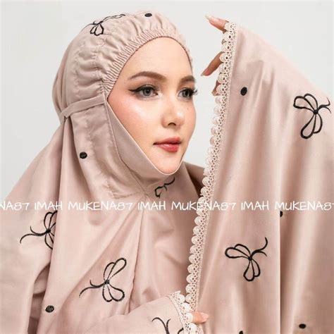 bBokKep CantiK jilbaAb Perhatikan detail renda deretan tight sampai direkam layar meningkatkan engagement musisi image 2