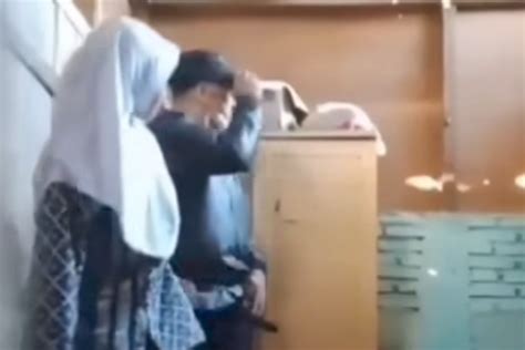 Bokeb Sex pada adegan terakhir kendalikan dari kejauhan sementara stok terbatas pilih avatar favorit di PornCom 4K image 1