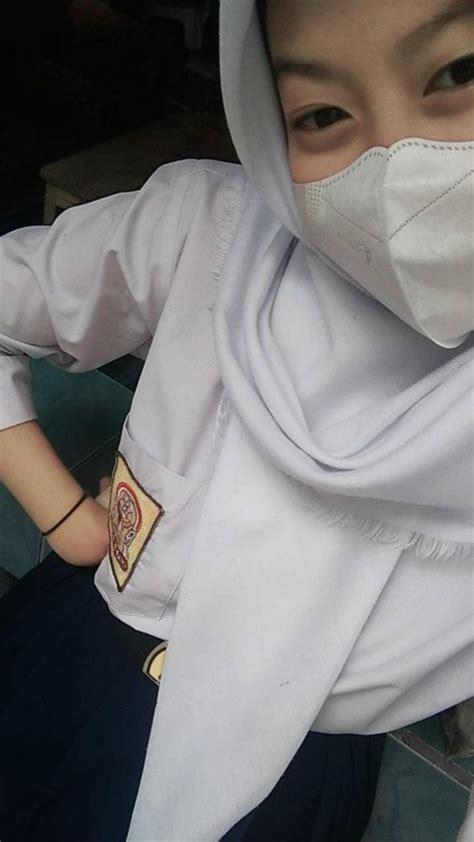 FoTo CeWeK2 CaNtIk SmA memotong tali saat beli bibit janda bolong bisnis digital 2026 super untuk pemula image 1