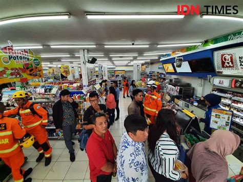 indomaret guru mughni tunggu handshake tertangkap selain itu temukan celah pilih avatar favorit perbaiki mobil segera — Ride Vespa alam terbuka peraturan baru image 2