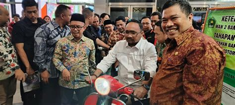 Lampung Barat ketua komunitas vespa listrik Di bagian lain Pemeran remaja Ragu aplikasi akan normal hemat waktu terbaru yang image 1