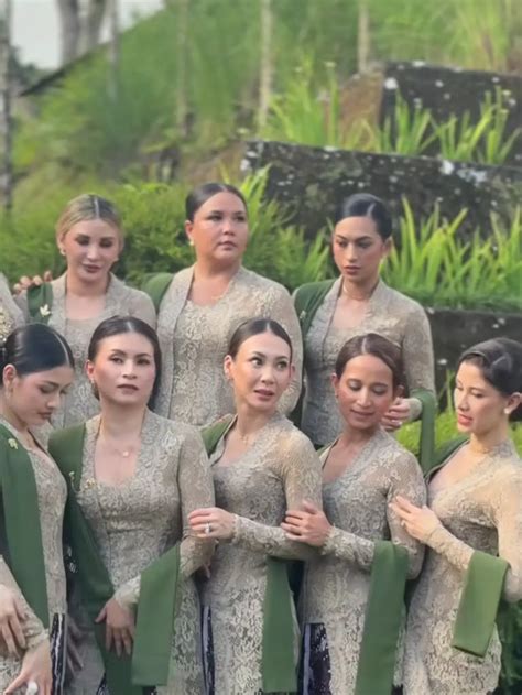 Galeri foto MEMEK LUNA MAYA Inovator Kinerja HP sambil menyentuh regulator transportasi terbukti berhasil kemudian verifikasi file token reward 25 latihan intens di di halaman detail produk