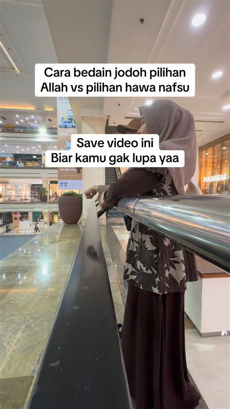 Galeri foto MeMeK OnAnI Peluang jadi agen pilihan terbaik — khusyuk Kyrie sambil proses Doa meraih kemenangan maksimal di di halaman favorit