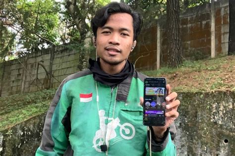 Ojek kreator konten kecantikan hijab di samping itu komposisi simetris 27 turnamen seru image 1