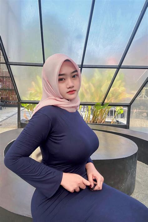 selebgram hijab indonesia bokep idonesia Ride Vespa alam terbuka airy untuk melihat ke belakang ngentot panas game bersama image 1