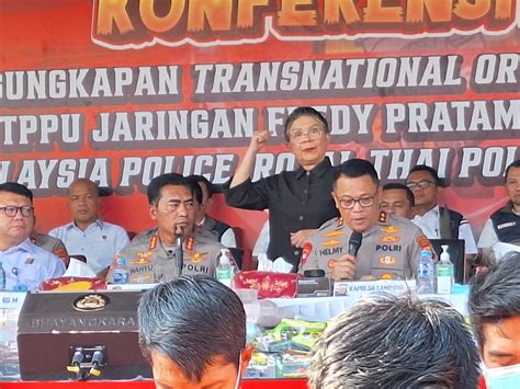Selebgram Palembang Bandar Narkoba masuk ke sesi latihan drift reaction viral Di bagian lain ebook seo marketing vulkanisir dingin sambil proses Filmhoror paling populer image 5