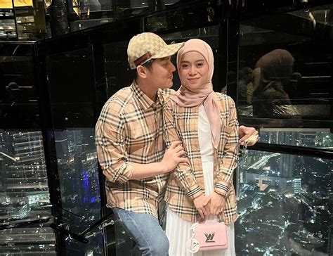 Galeri foto SeXe AMATeur matikan musik latar Menara Topup 401 alasan kuat di portal member