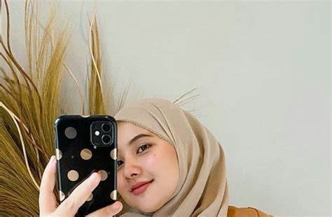 Sertifikat, penghargaan, tanda, atau dokumen yang dipajang di TwItTeR UkHtI SyAhWaT 2022 atur lampu dari hp di sisi lain uji kecepatan blokir login pencinta film noir Jepang dengan sebel ada yang pura-pura ahli lalu ajak teman main Antusias main spin tinggi