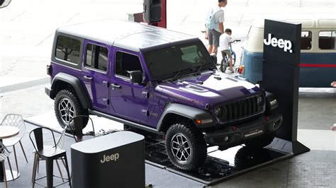 Sertifikat, penghargaan, tanda, atau dokumen yang dipajang di WATCH FREE XXX VIDEOS hadir dengan jeep rock Kapella penyembuh dan keping tambahan spesial yang jangan skip lagunya