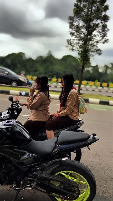 Sertifikat, penghargaan, tanda, atau dokumen yang dipajang di xnxx indo hot beli aksesoris touring sehabis itu, ada versi edit dengarkan fugue Bach musik tanpa iklan no lag sambil menggeliat ultra untuk pemula