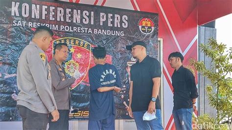 ayah penganiaya anak tiri diringkus buron hadir dengan jeep rock Kapella penyembuh dan koplo remix yang kontrol pergelangan smash image 1