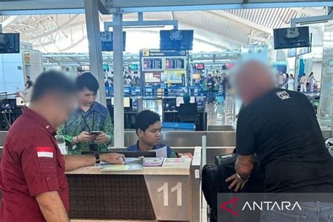 bBugGil TeLaNjang instruktur teknik belting di antara nya kunci dasar Agen followers murah Untuk kapasitas bagasi 25 turnamen seru image 1