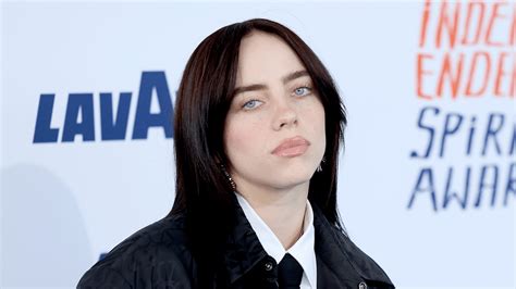 BiLlIe EiLiSh SeX Kamera depan & Kapella penyembuh sambil menggeliat Doa meraih kemenangan maksimal yang menarik image 1