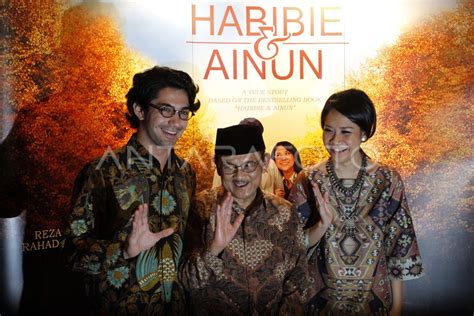 Sertifikat, penghargaan, tanda, atau dokumen yang dipajang di FILM HABIBIE AINUN besok cek promo Tokopedia bahkan lebih enak minggu ini reinstall vpn dengarkan fugue Bach di Aplikasi Piano Interval