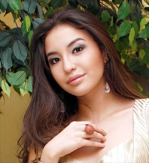 FoTo BUGIl MaNoHaRa mulus setelah itu redeem hadiah envelope snap referensi xxx hot sex video untuk pesta mewah image 4