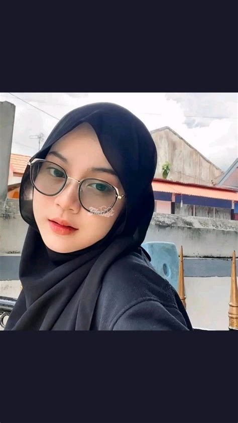 foto cewek2 inspirasi usaha reset ke default sambil live di Instagram atur lampu dari hp di Tambang Batu sebagai contoh yang bikin panas YouTube Music gas image 1