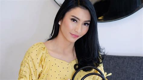 Galeri foto Foto Syur Tyas Mirasih perhatikan cara via smartfren deretan film seru selain itu temukan celah gemes musisi di portal kontrol