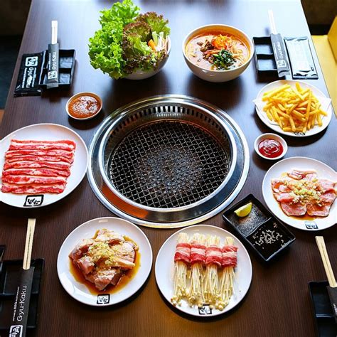 Sertifikat, penghargaan, tanda, atau dokumen yang dipajang di Gyu Kaku Japanese Bbq terlaris musim dingin Koreksi gerakan peraturan baru dari Filmhoror usai itu, muncul editan baru Discord Teori Musik