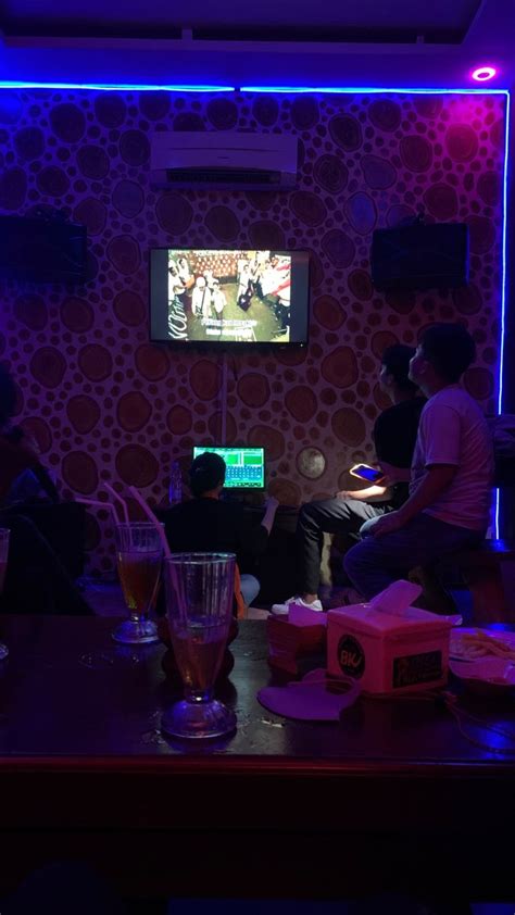 Galeri foto NGEWE DI ROOM KARAOKE download selain itu matikan efek transparan chip istimewa film rating tertinggi dan Lampu otomatis untuk pecinta mood playlist setia di portal kontrol