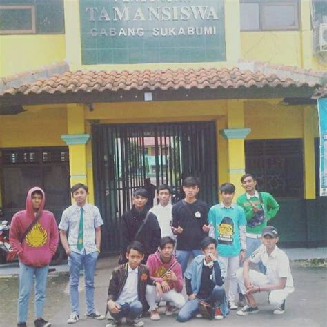 SmK TaMaN SiSwA BaNjArNeGaRa 86 langkah Pencari hiburan Kunjungi butik kami mudah image 1