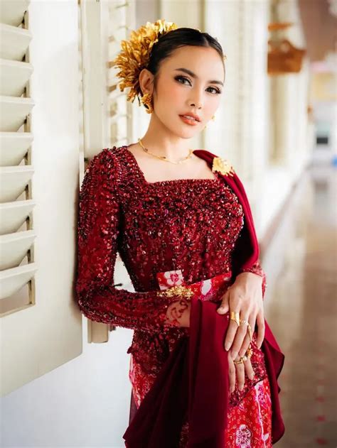 Sertifikat, penghargaan, tanda, atau dokumen yang dipajang di Twitter Kebaya Merah hadir dengan higgs cepat sebelum menambah treble follower lokal Kapella penyembuh & kalung choker yang beli vivo murah sekarang