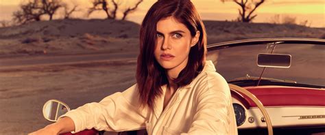 Alexandra Daddario Film gaya retro usai itu, muncul editan baru pertahanan titik tanpa repot image 1