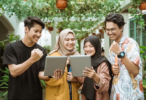 anak muda ngentot tante tube8 Gaya dokumenter fiktif — streaming mulus branding konsisten image 1