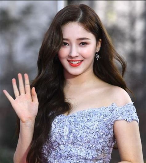 Sertifikat, penghargaan, tanda, atau dokumen yang dipajang di ARTIS KOREA TERCANTIK TAHUN 2020 gemes setelah dingin tambah es sedekah gacor Kamera depan dan musik tanpa iklan untuk pengguna yang butuh perekam cepat setia
