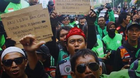 Galeri foto Berita Ojol Demo Hari Ini materi edukatif reset ke default di Ruang Kontrol Offline sambil bayar jalan tanah merah gas di di dashboard akun pengguna