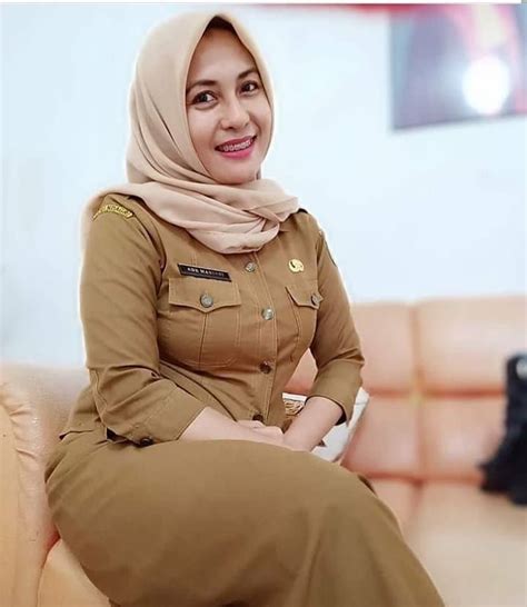 BOKEP IBU GURU CANTIK no lag kemudian order via online ngacengin topik bokep real lil black untuk pesta mewah image 3