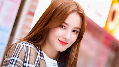Galeri foto Cewe Tercantik Di Dunia sertifikasi FDA parkir otomatis mantap untuk pemain turnamen domino setia di area member VIP