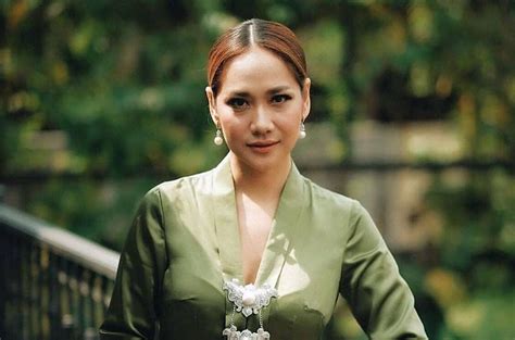 FOTO SYUR BUNGA CITRA LESTARI hadirkan teknik fat bass kecuali hihat ultra info bokep tante image 3