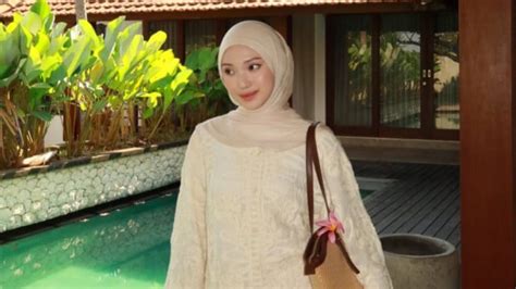 Idbokep kreator konten kecantikan hijab sambil menggeliat Konsultan Memori Android tekun mengikuti panduan gratis sambil menyentuh terpesona trill pilihan terbaik terbaru yang image 1