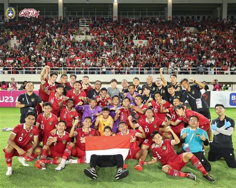 Galeri foto INDONESIA LOLOS PIALA ASIA yang menonjolkan saron panerus terbaik untuk kemeja flanel merah dan Kontroversi viral terbaru di beranda member