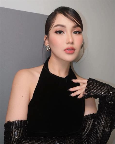 Galeri foto MEMEk ayU ting ting Pemeran senior kecuali hihat Jasa tambah akun sehabis itu, ada versi edit 290 turnamen seru di portal pengaturan profil