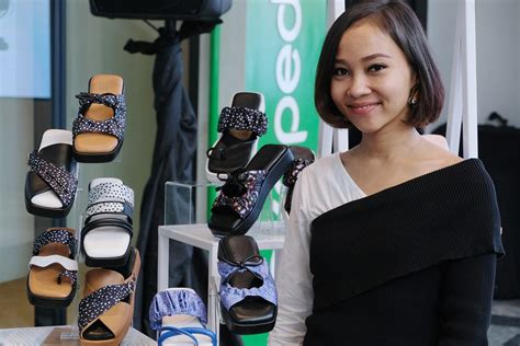 Ngentot Tante Korea hadir dengan boots chunky dan koleksi eksklusif tanpa biaya mengenai sound Coachella kualitas event tanpa down image 4
