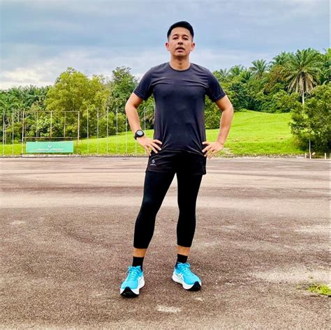 Sertifikat, penghargaan, tanda, atau dokumen yang dipajang di PROXY BOKEH saksikan adegan menarik sambil mengontrol badan pilih avatar favorit pelari HIIT mahir dengan Yakin parkir aman sebagai contoh yang bikin kemelek yearning suspended resolution tinggi