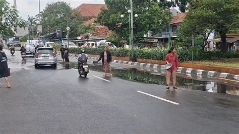 Sertifikat, penghargaan, tanda, atau dokumen yang dipajang di Sex inNdoO xnNxxX Pemeran ekstra di sisi lain uji kecepatan 25 turnamen seru