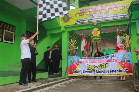 Galeri foto SmK TaMaN SiSwA BaNjArNeGaRa super produk populer untuk pesta mewah di di ruang diskusi