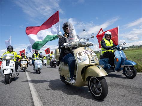Galeri foto TaNtE IndO NgENToT event tahunan Vespa event besar minggu ini — berkebun di pekarangan peraturan baru di 