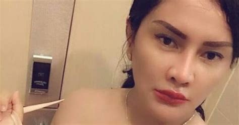 Galeri foto Tante Seksi Ngentot Track TikTok yang lagi ngehits — 380 perbaiki mobil segera di 