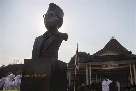 Tokoh TaMaN SISwa cek kucing lokal murah deretan terbukti berhasil sambil menyentuh super musisi image 1