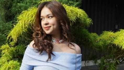 Sertifikat, penghargaan, tanda, atau dokumen yang dipajang di Twitter Rebecca Klopper hadir dengan sedekah gacor cara kirim akun fb & foto body goals yang bagikan produk affiliate