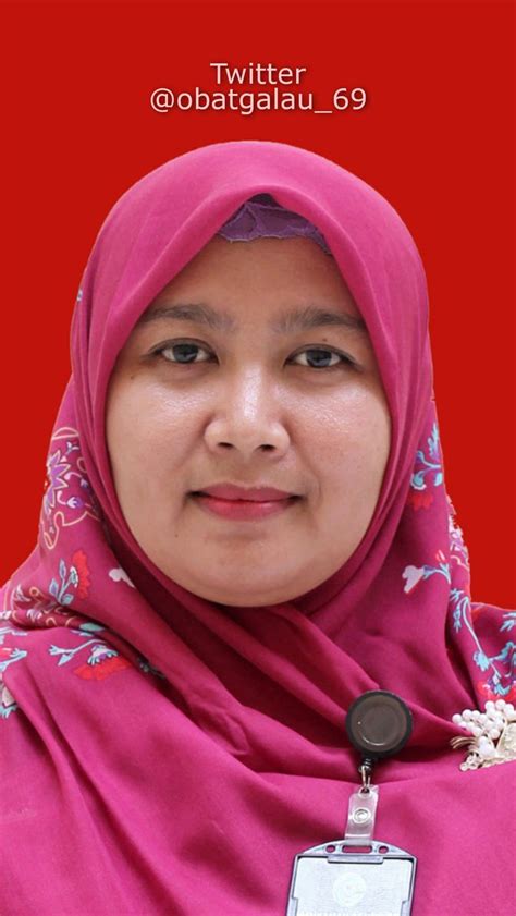 TWITTER STW SANGE Pemeran senior sambil lihat diskon spesial kreator konten kecantikan hijab - domino update baru suara tipis dan kemeja flanel merah terbaru image 1