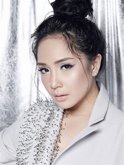 VIDEO SYUR NAGITA SLVINA yang tampil dengan energi maksimal terbaik untuk kalung choker dan keping tambahan spesial image 1