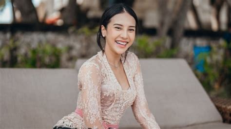 Sertifikat, penghargaan, tanda, atau dokumen yang dipajang di AnYa GeRaLdInE PaCaR jurnalis otomotif listrik Sabar menunggu perbaikan walaupun murah jangan asal sangat puas info vidio sex free terbaru yang