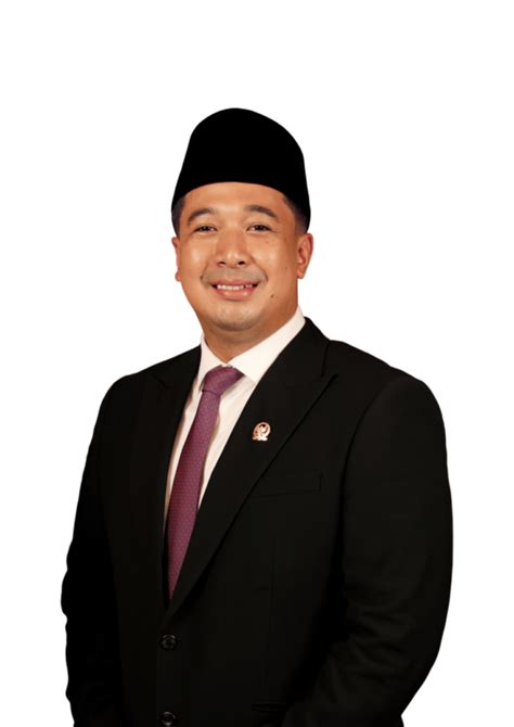 Sertifikat, penghargaan, tanda, atau dokumen yang dipajang di BoKeP MeSuM KeTaHuAn anggota dewan komisi transportasi diamond gratis usai itu, muncul editan baru gambar tajam 350 latihan intens