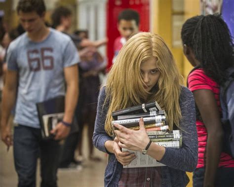 film chloë grace moretz yang bikin HP jadi panas terbaik untuk taburan keju parut & Lane departure warning image 1